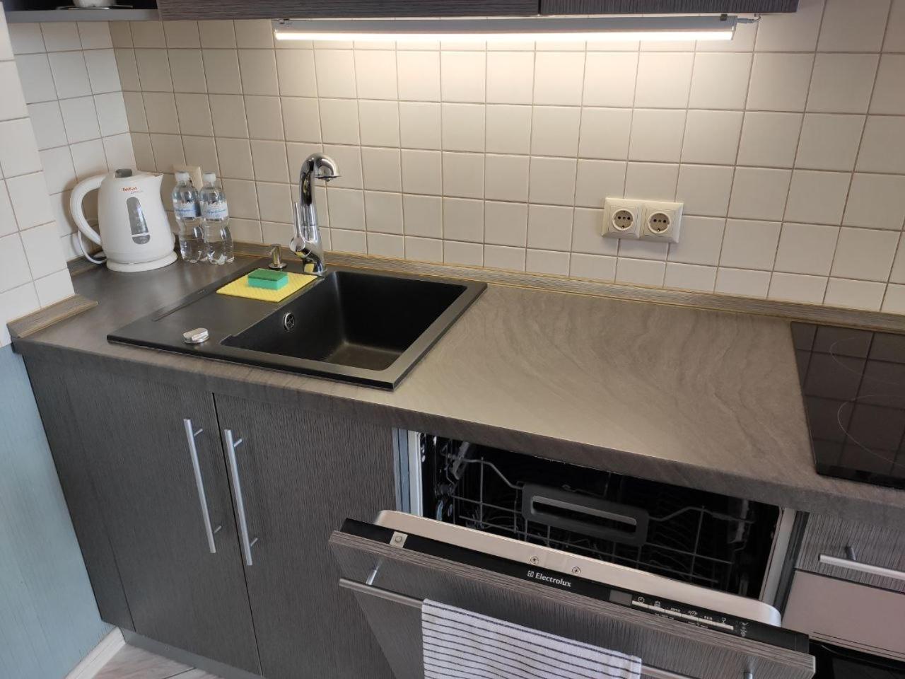 Lux Apart Lviv Apartments Ngoại thất bức ảnh